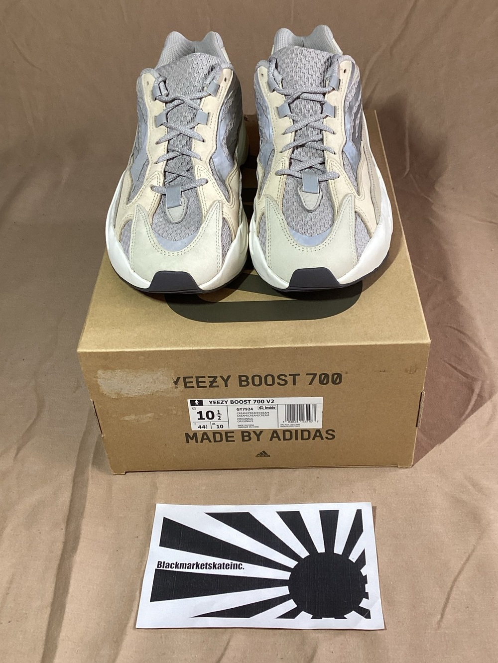 Adidas Yeezy Boost 700 V2 Cream GY7924 Men's Size 10.5 - Picture 7 of 9